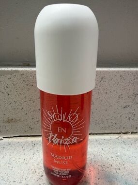 Madrid Muse Fragrance Body Mist - Red